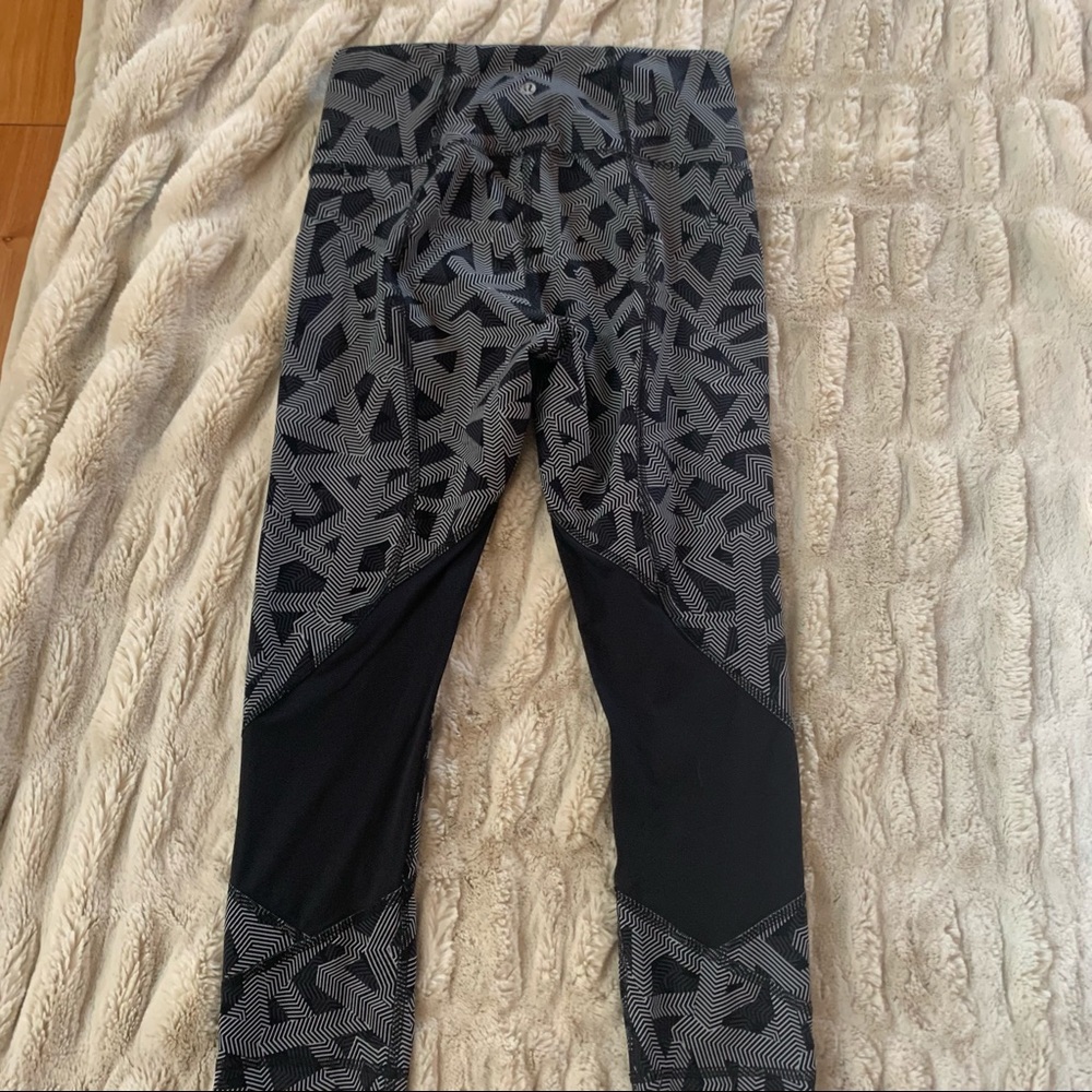 Lululemon leggings - Picture 3 of 4
